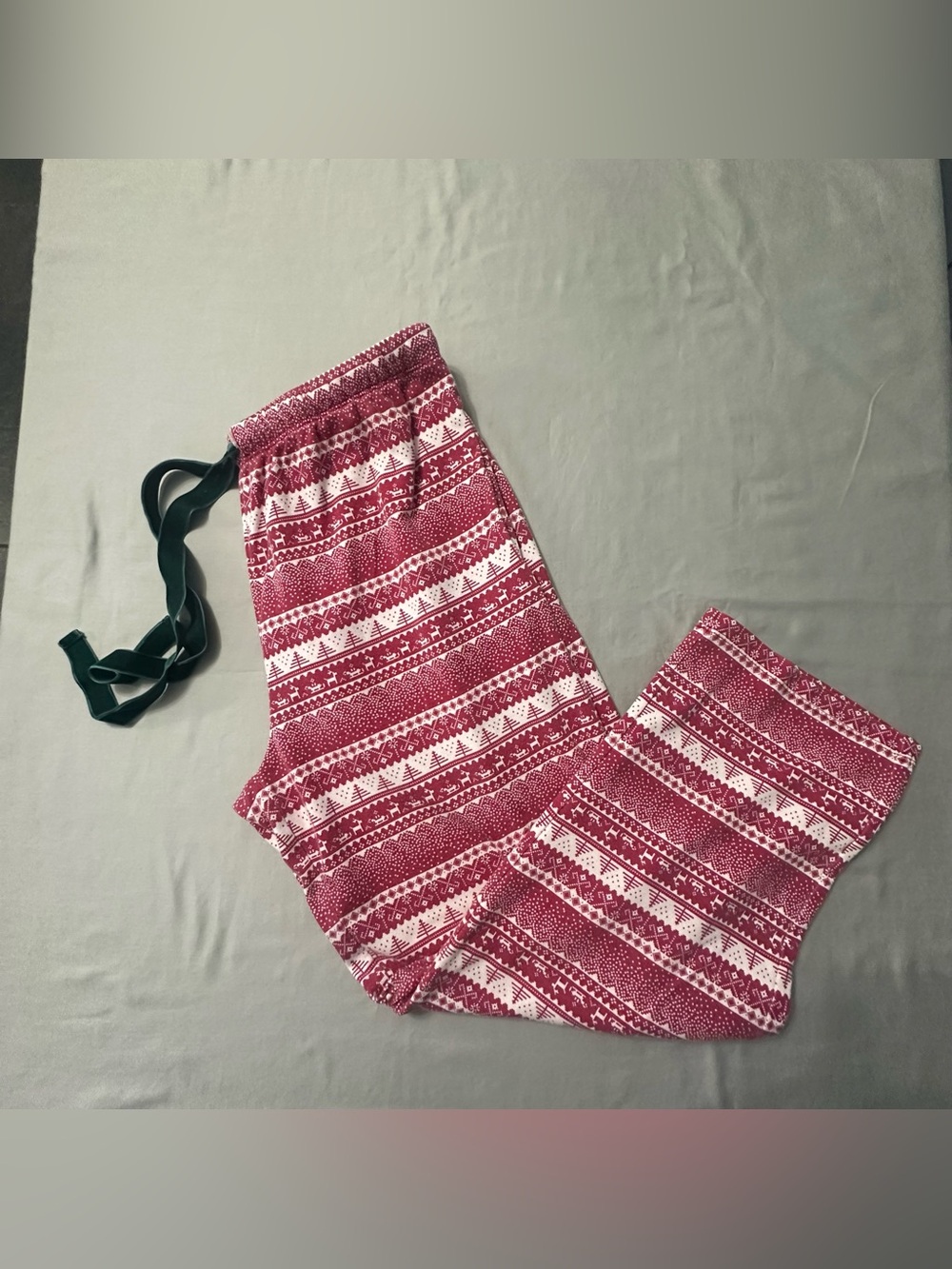 Appleseed’s Petites PM Red White Holiday Fair Isle Pajama Pants
